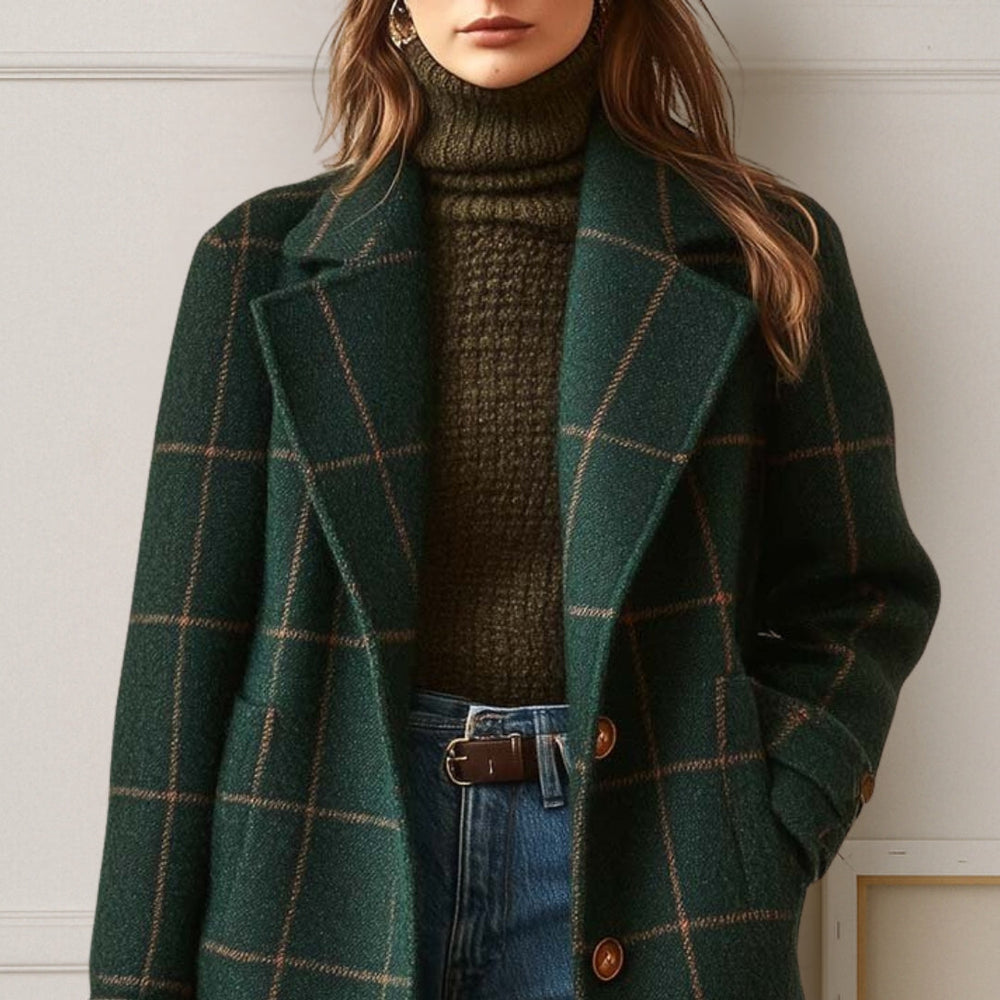 Lindemann Mode Maggy Elegant warm long coat in a stylish design, perfect for winter, shown on a model.