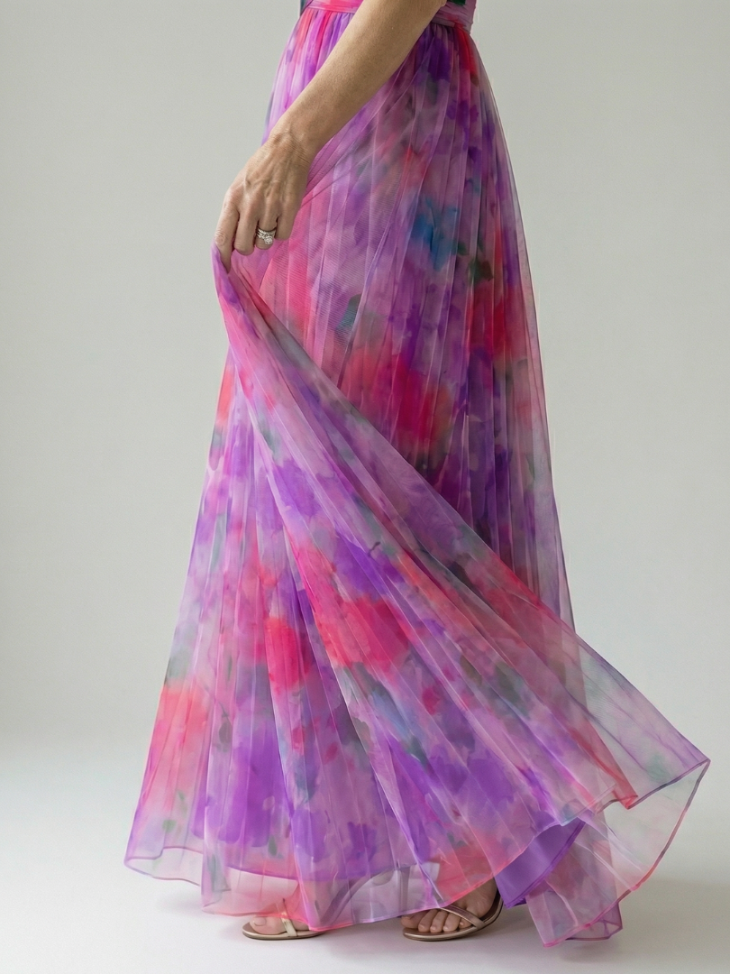 Veda Bremen Isel soft wrap maxi dress in flowing fabric, featuring a relaxed fit and elegant draping for a stylish look.