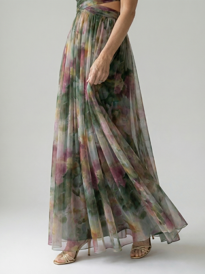 Veda Bremen Isel soft wrap maxi dress in light fabric, featuring a flowing silhouette and elegant design.