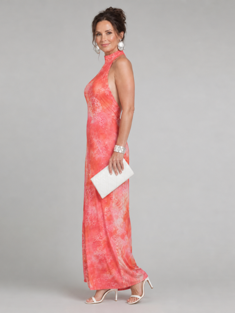 Veda Bremen Coraline maxi dress with neckholder and colorful print pattern, flowing fabric and stylish summer look.