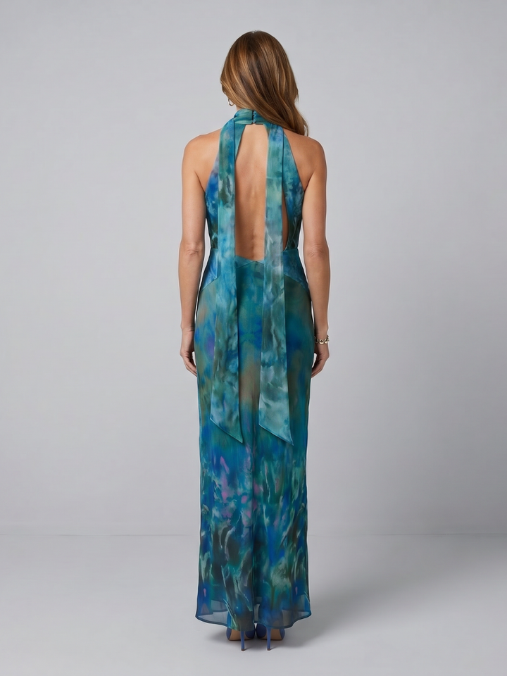 Veda Bremen Juniper sleeveless maxi dress with neckholder and cut-out details, flowing fabric and stylish design.