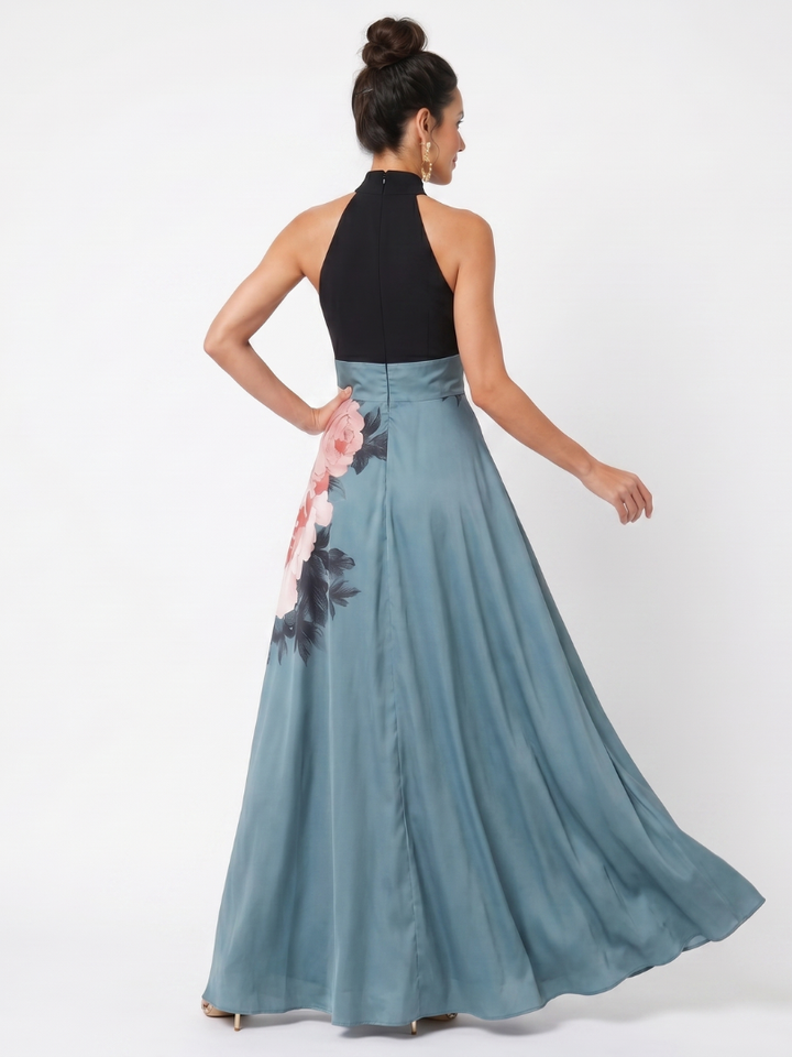 Veda Bremen Olympas maxikleid with neckholder top and floral skirt, featuring a stylish and feminine design.