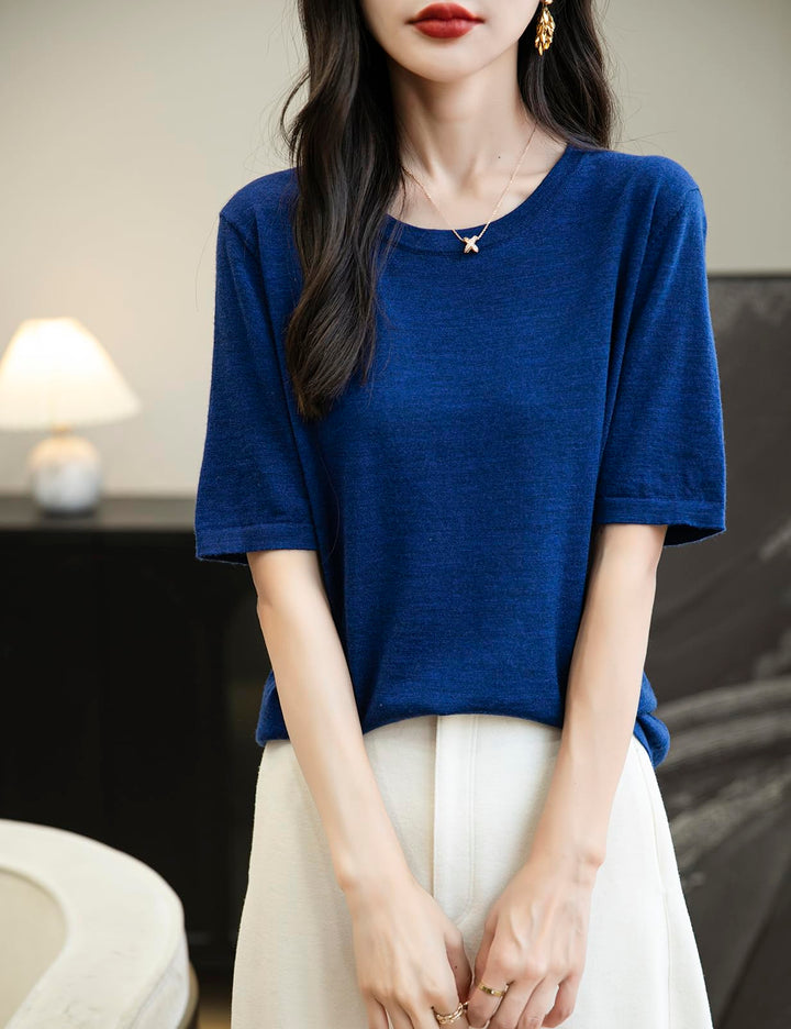 Veda Bremen 100% Merino Wool crew neck T-shirt in natural wool with a close-up view of the fabric and neckline.