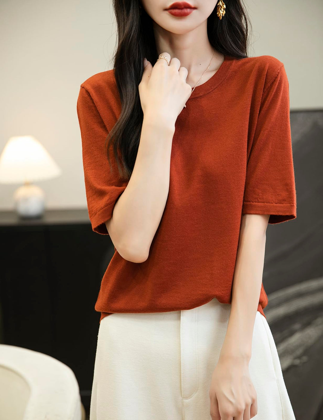 Veda Bremen 100% Merino Wool crew neck T-shirt in natural wool, close-up showing soft texture and fitted style.