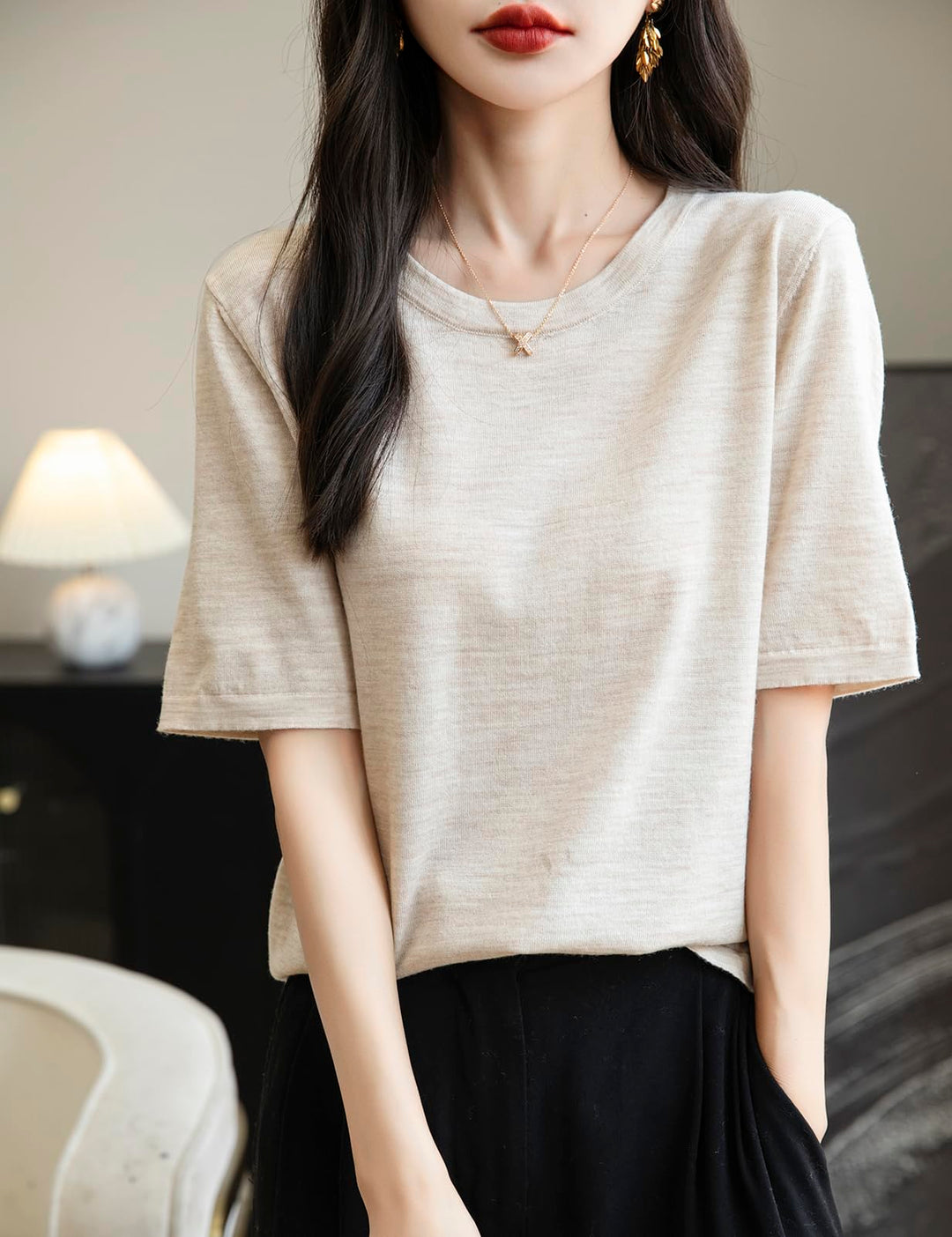 Veda Bremen 100% Merino Wool crew neck T-shirt in natural wool, close-up of soft fabric and classic neckline.