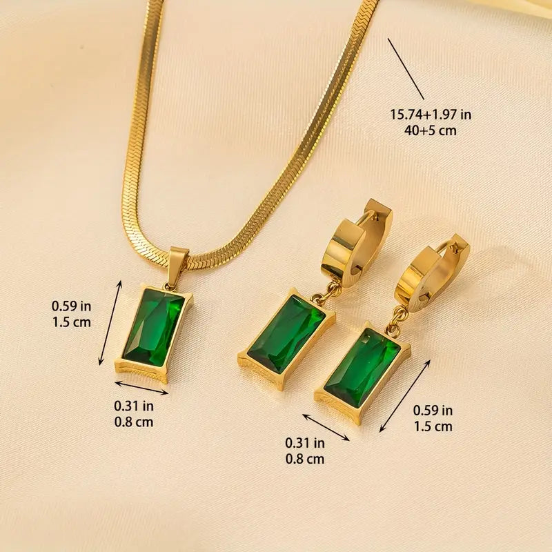 Veda Bremen Iselotte Verdain gold jewelry set featuring matching necklace and earrings with intricate design.