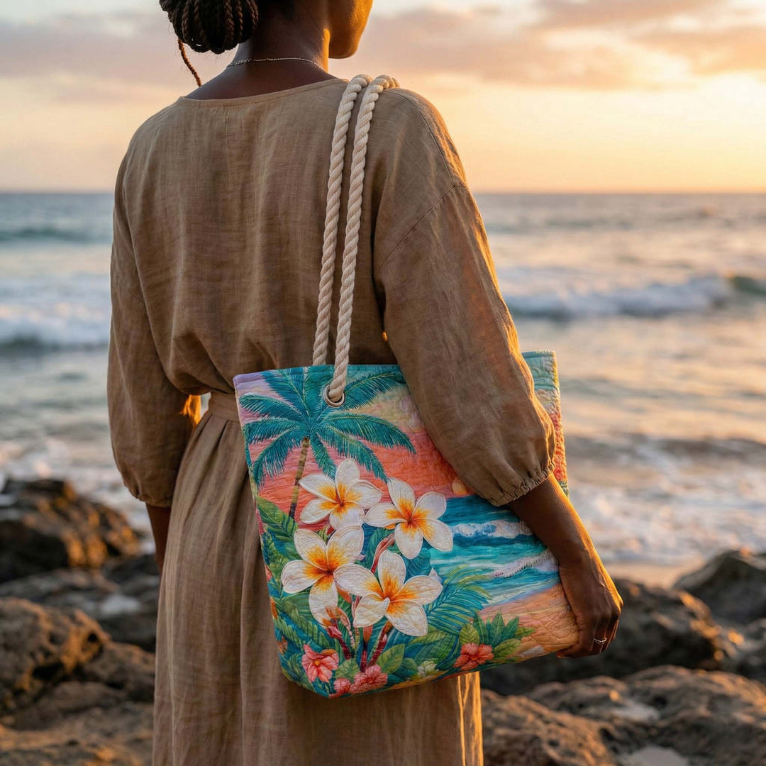 Veda Bremen Tropical Vibe quilted beach bag with vibrant tropical pattern and sturdy handles for stylish seaside carry.
