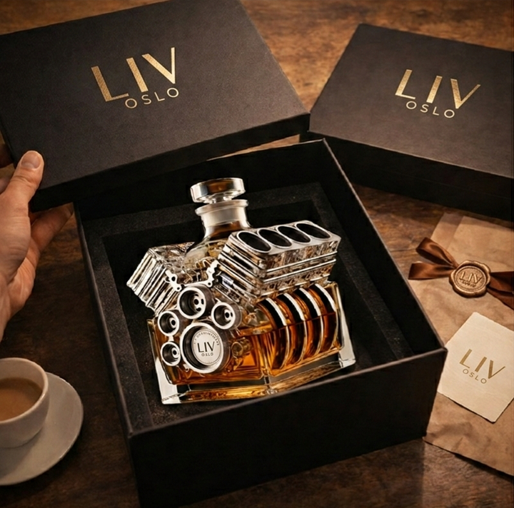 Veda Bremen Whisky Flasche Motor Edition with detailed label and sleek design, displayed on a plain background.