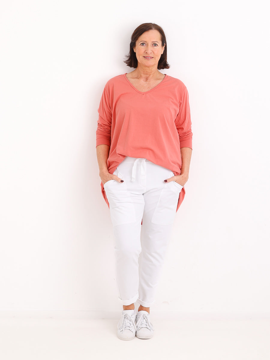 Veda Bremen Brenda long-sleeve shirt in a stylish, comfortable design, shown in a close-up of the fabric and fit.