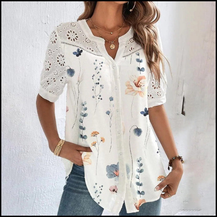 Veda Bremen Vivian casual blouse with lace and floral print, featuring a relaxed fit and lightweight fabric.