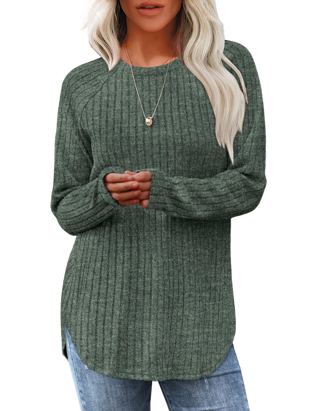 LuroLondon Classic Curve Pullover in cozy knit fabric, featuring a relaxed fit and stylish design for casual wear.