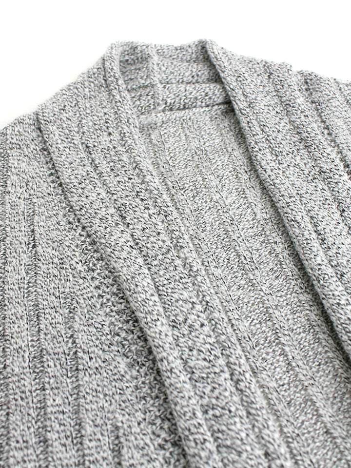 Veda Bremen knitted cardigan with textured structure, featuring a cozy, stylish design for casual wear.