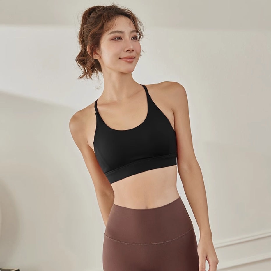 Veda Bremen supportive form bra in nude, featuring seamless design and adjustable straps, ideal for everyday comfort.