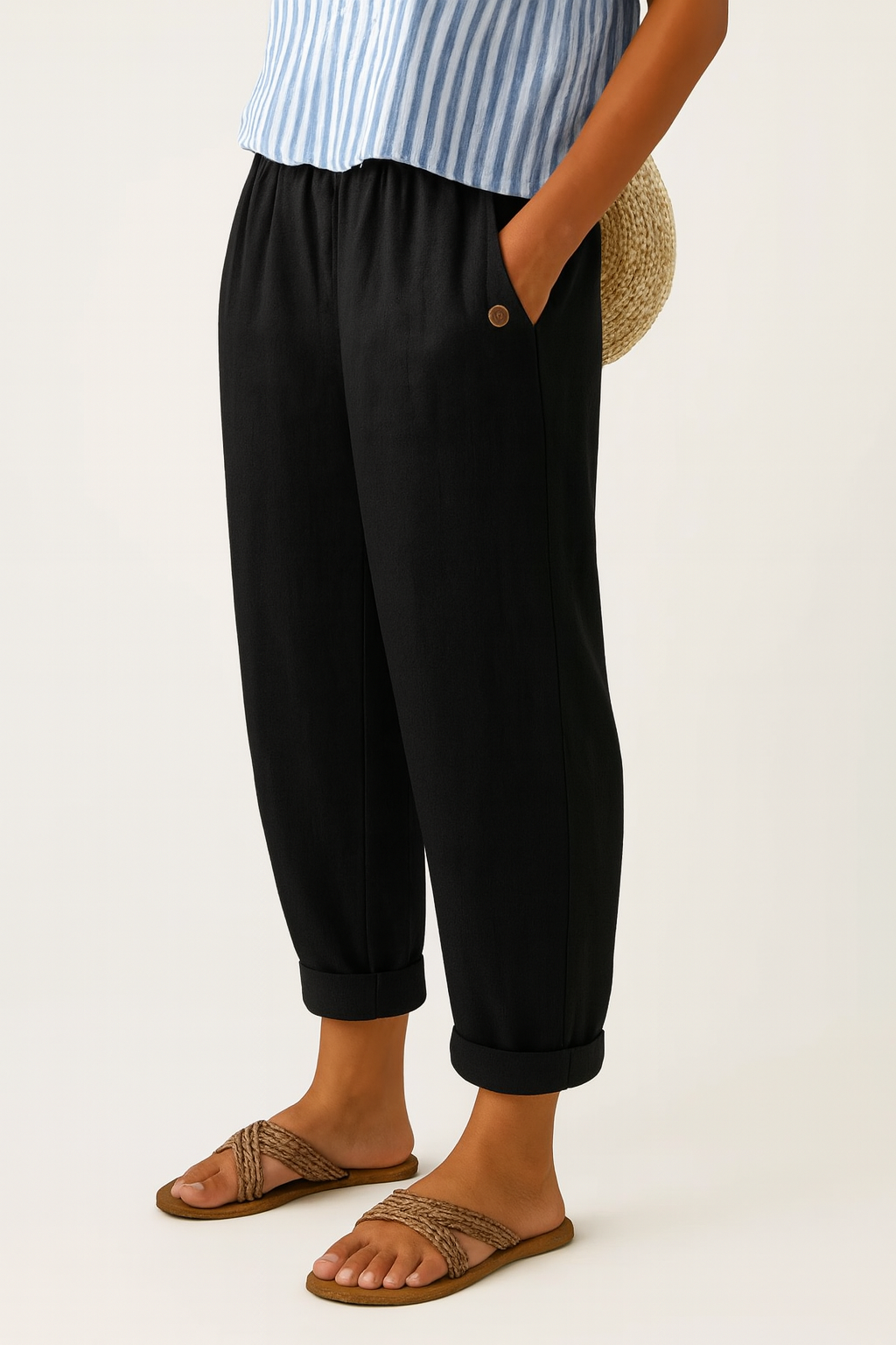 Veda Bremen Reyna black casual pants with a relaxed fit, featuring a comfortable waistband and tapered leg design.