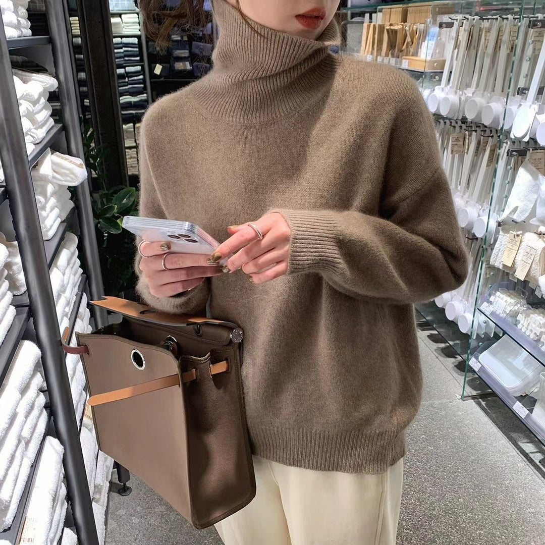 LuroLondon Marilou Cashmere Turtleneck in warm brown, close-up showing soft knit fabric and stylish turtleneck design.
