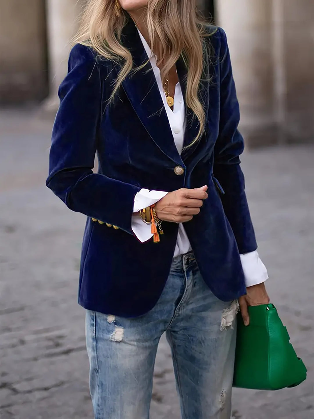 Dark blue Veda Bremen Alisha taillierter Blazer featuring a fitted silhouette and classic lapel collar.