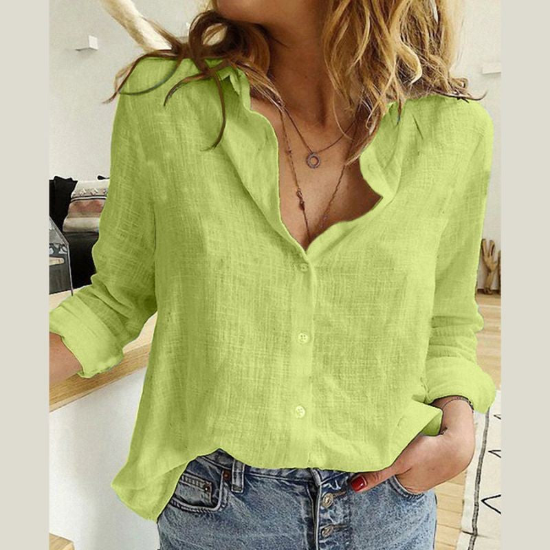 Green Anne Baumwollbluse from Veda Bremen, featuring a relaxed fit and classic design, displayed flat on a white background.