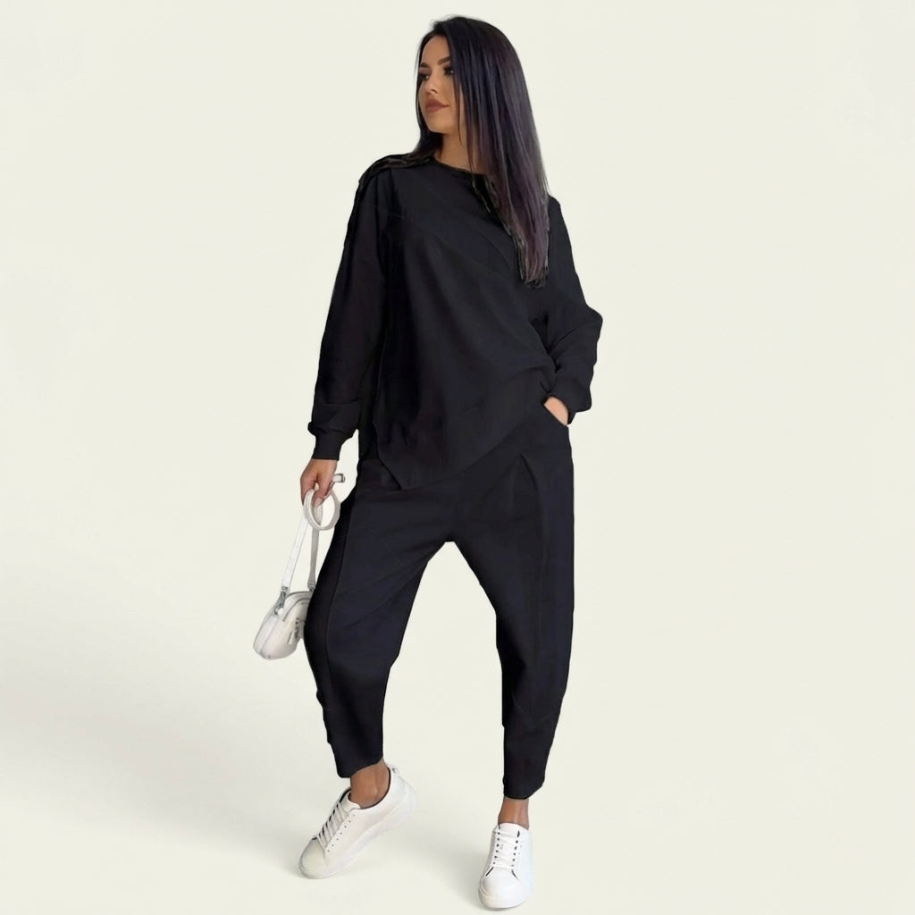 Veda Bremen Damen-Set featuring a stylish, comfortable outfit with matching top and pants in a casual, modern design.
