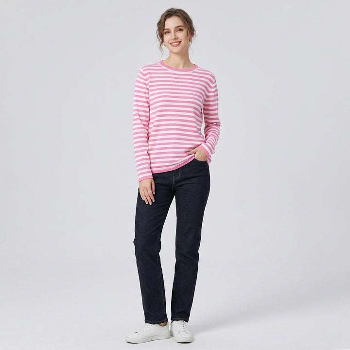 Veda Bremen elegant long-sleeve top in black, close-up view showing smooth fabric and fitted design.
