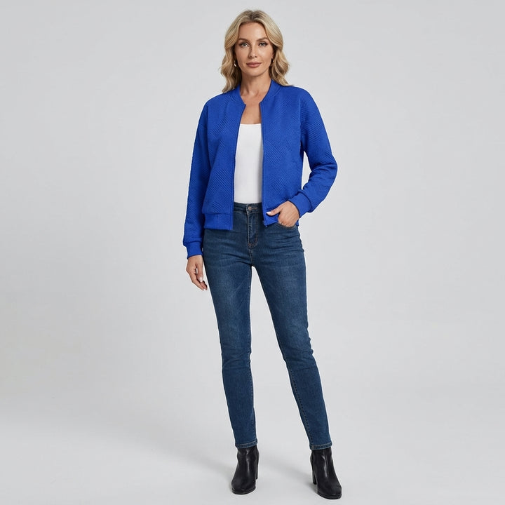 Veda Bremen casual zip-up jacket with a front zipper, lightweight fabric, and relaxed fit, shown in a neutral color.