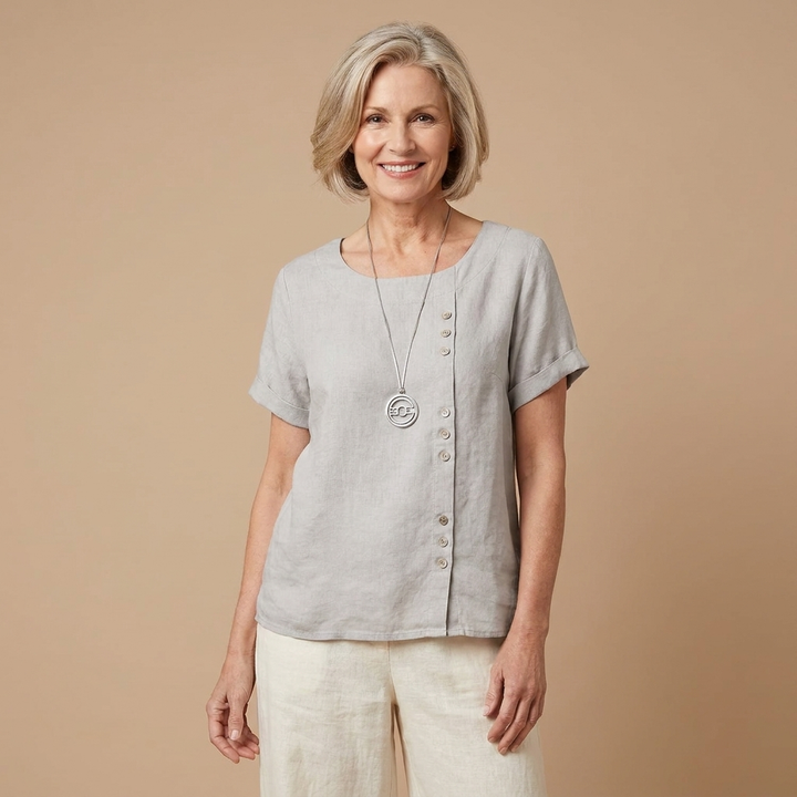 Veda Bremen Miranda summer T-shirt in light fabric with short sleeves, casual fit, and subtle design details.