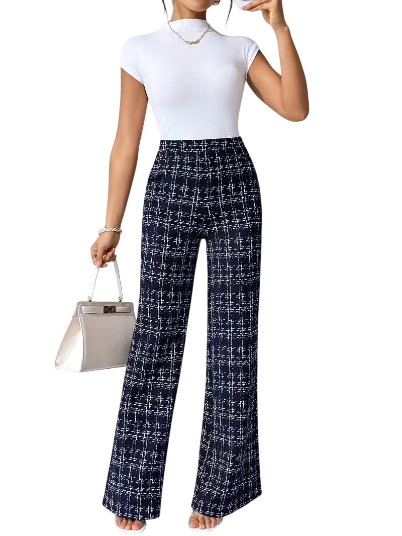 LuroLondon casual plaid trousers featuring a relaxed fit and classic check pattern, suitable for everyday wear.