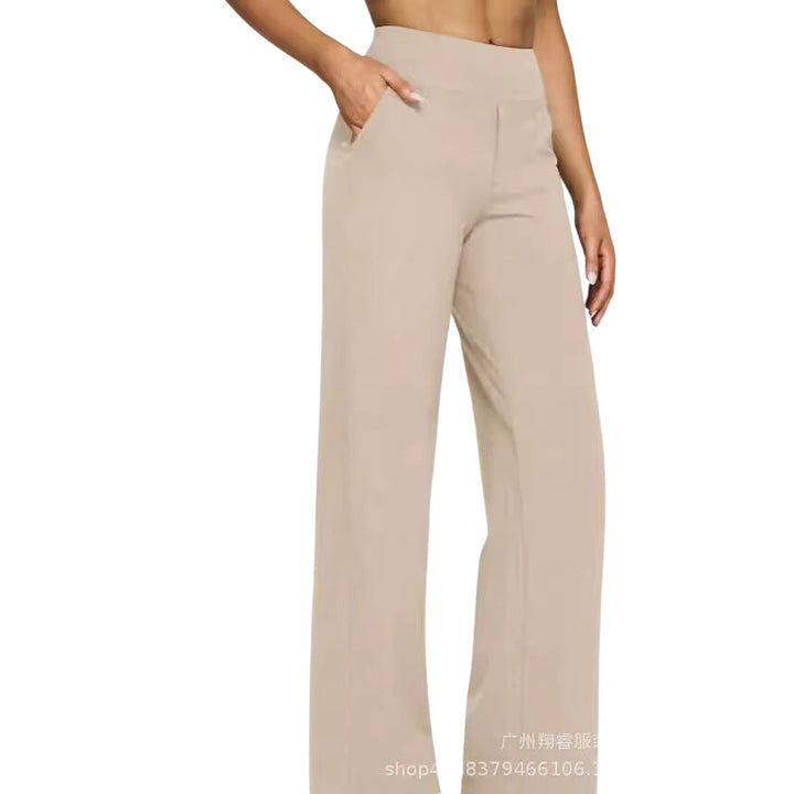 Veda Bremen Kara Stretch-Hose in black, close-up of soft, stretchy fabric with sleek fit and waistband detail.
