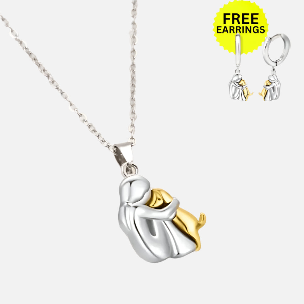 Veda Bremen umarmungs-Anhängerkette with matching earrings, elegant jewelry set displayed on a neutral background.