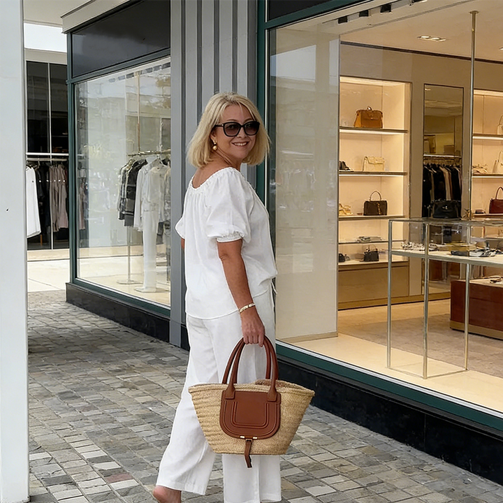 Veda Bremen Lena Komfort-Set in elegant clothing and accessories, showcasing a stylish, effortless look with coordinated fabric and design.
