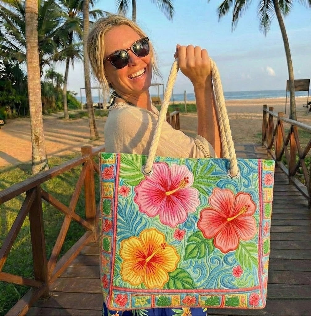 Veda Bremen Tropical Vibes quilted beach bag with tropical print, sturdy handles, perfect for seaside outings